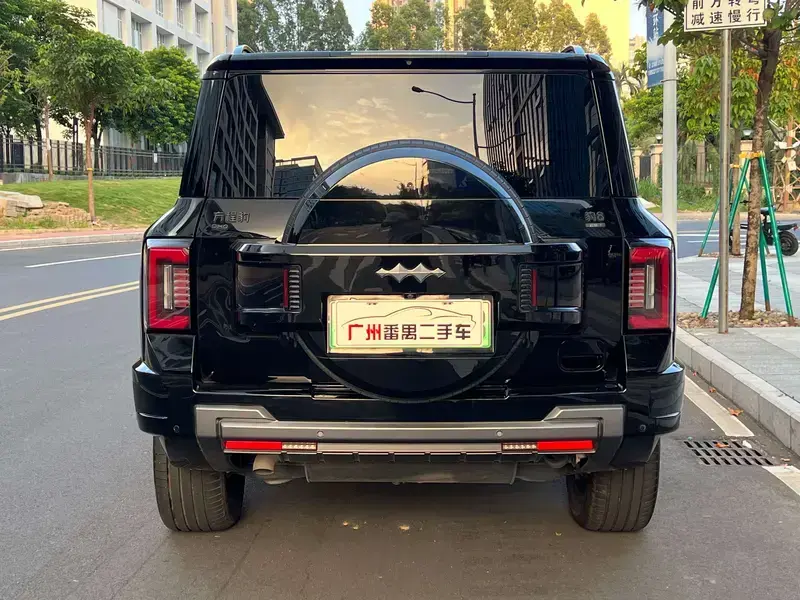 2025 BYD FangChengBao Leopard 8 с пробегом 30 000 км