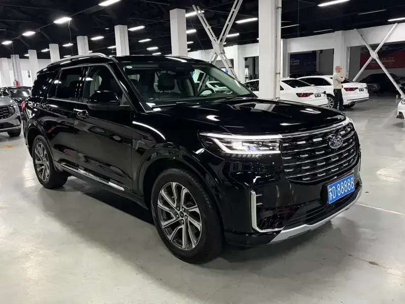 2025 Ford Explorer с пробегом 800 км