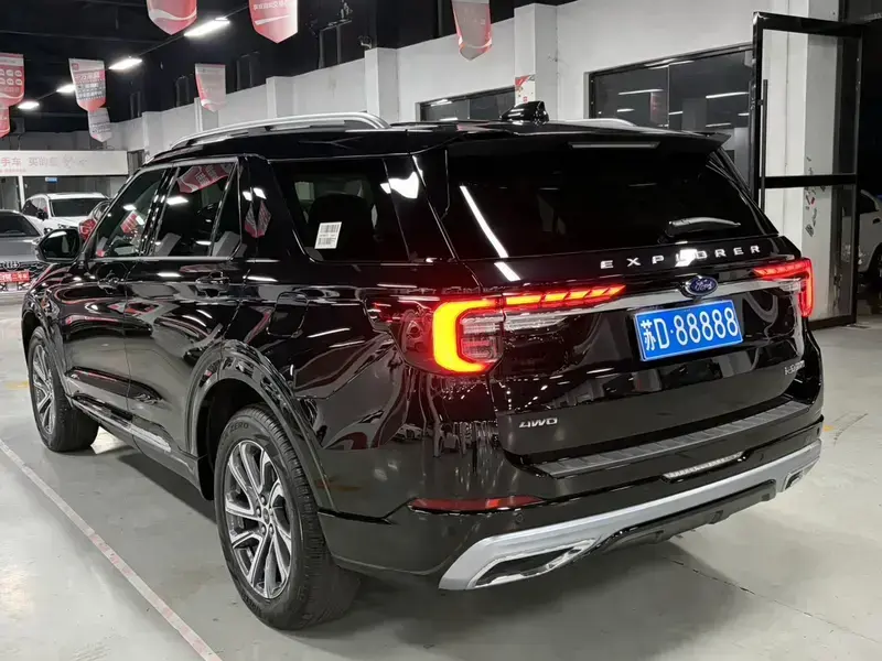 2025 Ford Explorer с пробегом 800 км