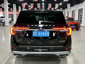 2025 Ford Explorer с пробегом 800 км
