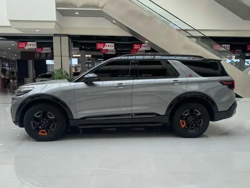 2023 Ford Explorer с пробегом 95 000 км