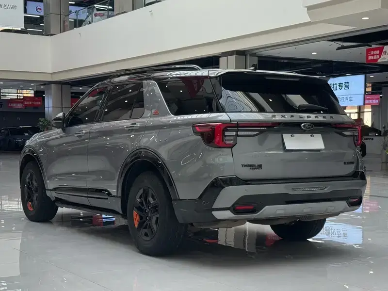 2023 Ford Explorer с пробегом 95 000 км
