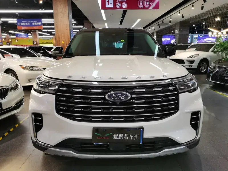 2023 Ford Explorer с пробегом 62 000 км