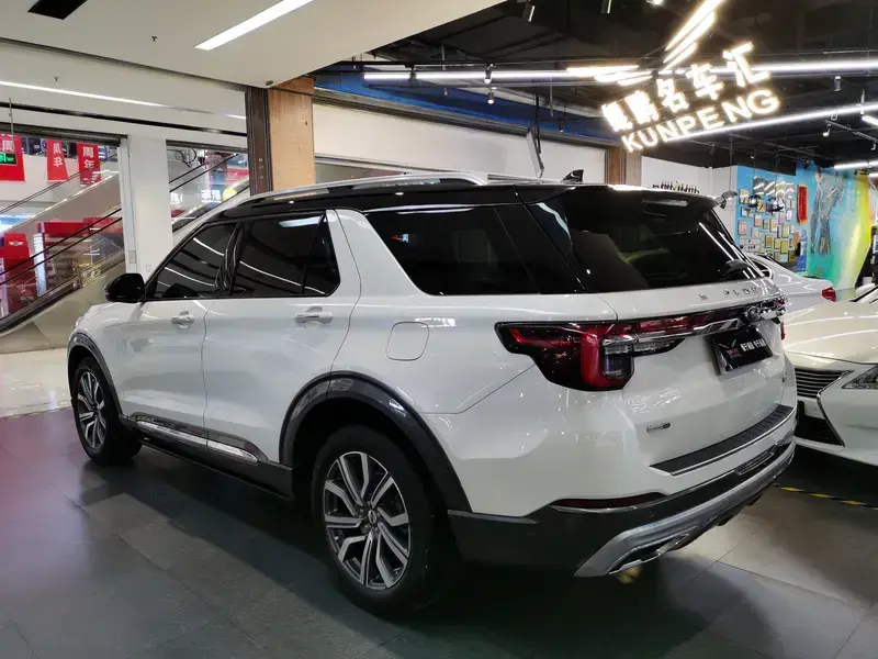 2023 Ford Explorer с пробегом 62 000 км