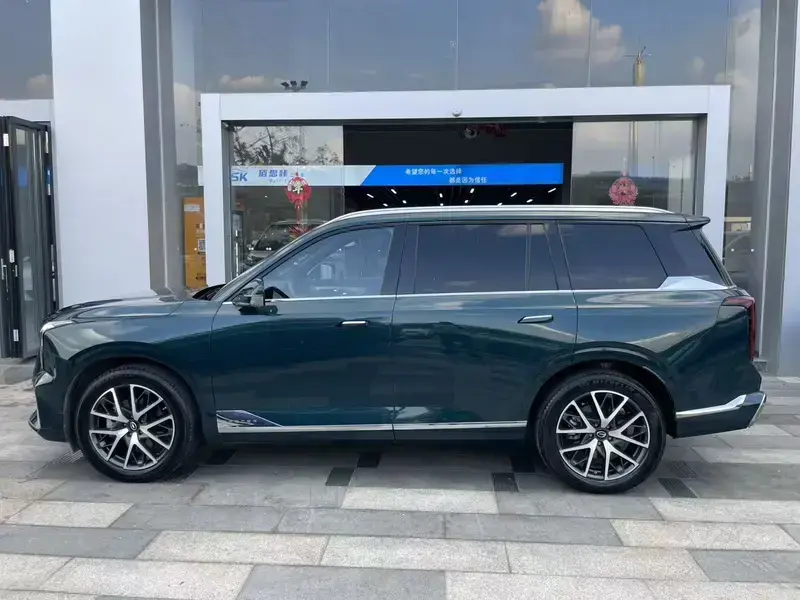 2022 GAC Trumpchi GS8 с пробегом 66 000 км
