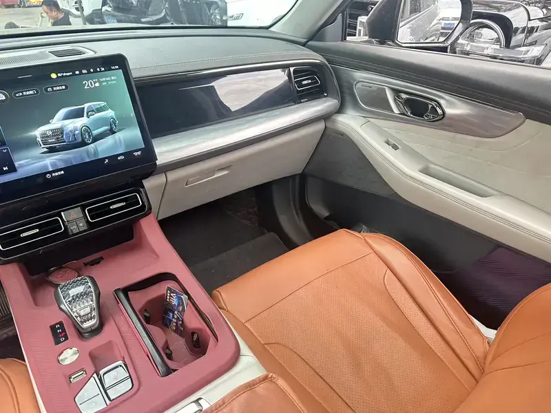 2022 GAC Trumpchi GS8 с пробегом 32 800 км