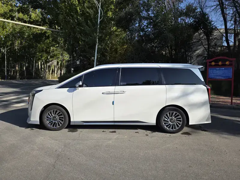 2023 GAC Trumpchi M8 с пробегом 70 000 км