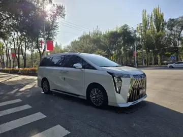 2023 GAC Trumpchi M8 с пробегом 70 000 км