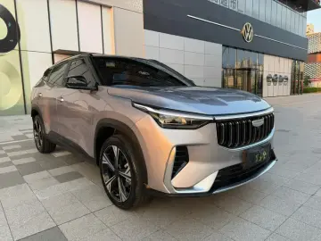 2026 Geely Atlas с пробегом 4 000 км
