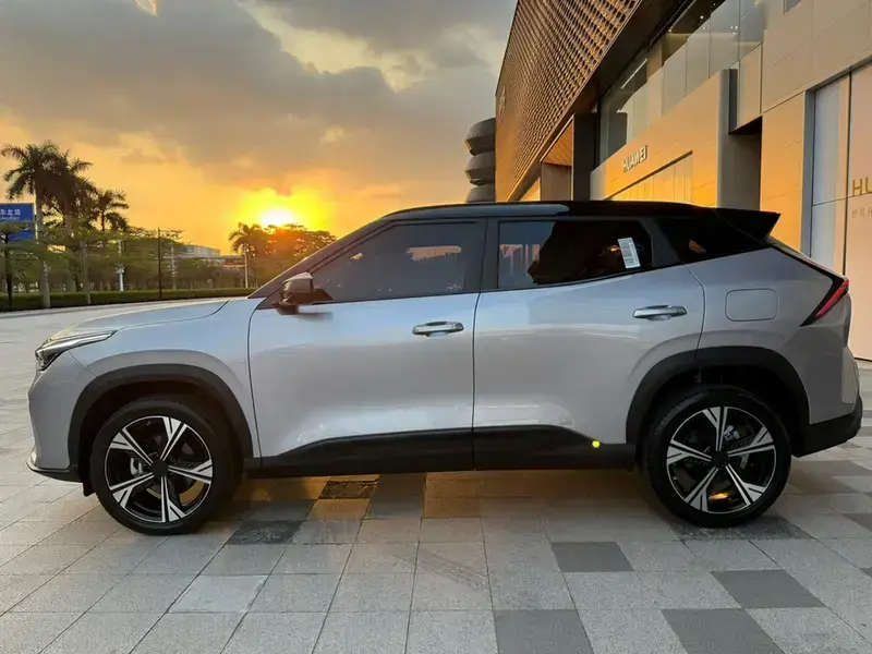 2026 Geely Atlas с пробегом 4 000 км