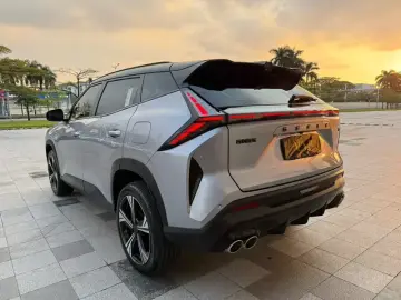 2026 Geely Atlas с пробегом 4 000 км