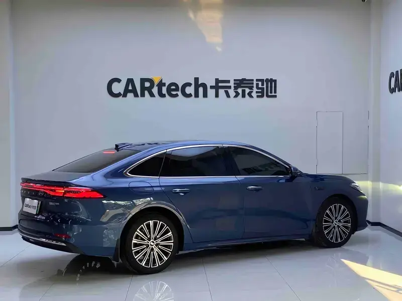 2025 Geely Galaxy A7 с пробегом 20 000 км