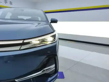 2025 Geely Galaxy A7 с пробегом 10 000 км