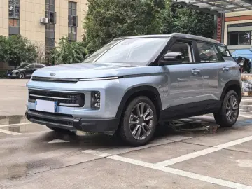 2025 Geely Icon с пробегом 6 000 км