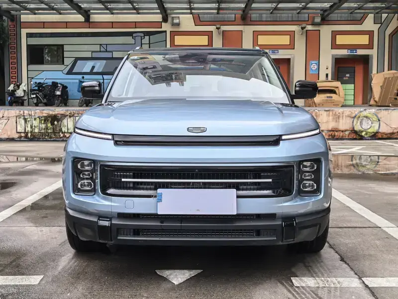 2025 Geely Icon с пробегом 6 000 км