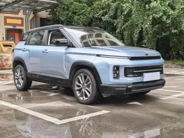 2025 Geely Icon с пробегом 6 000 км