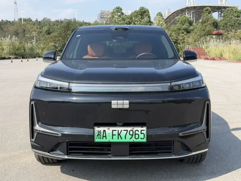 2025 Geely Galaxy M9 с пробегом 6 000 км