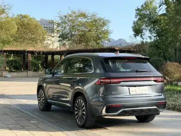 2025 Geely Monjaro с пробегом 9 000 км