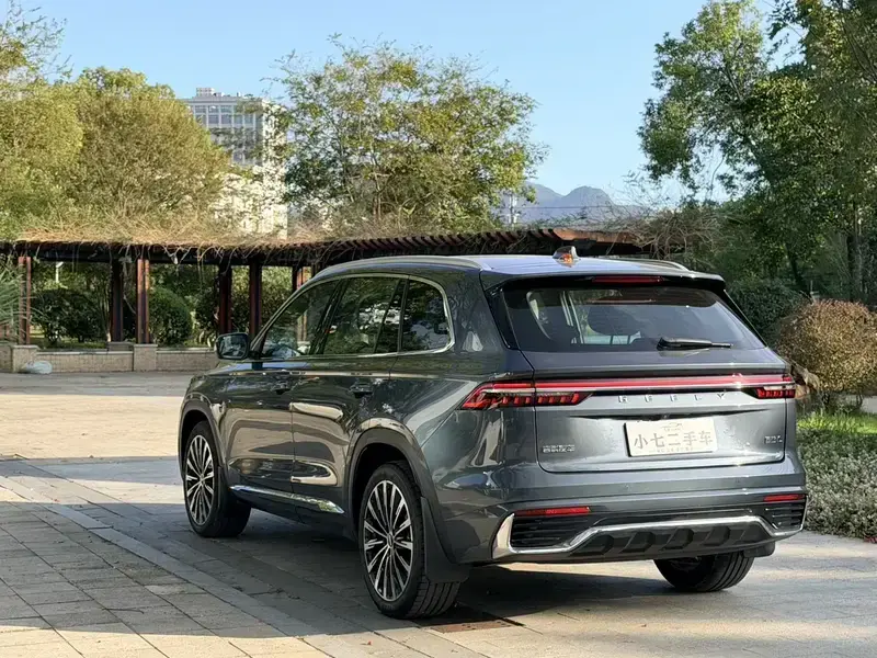 2025 Geely Monjaro с пробегом 9 000 км