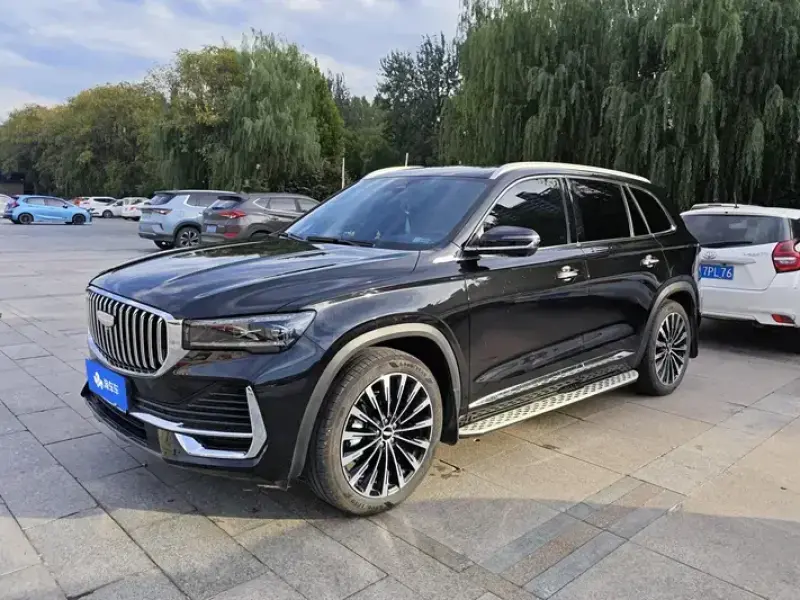 2025 Geely Monjaro с пробегом 15 000 км
