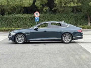 2024 Genesis G80 с пробегом 42 000 км