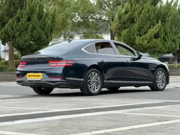 2024 Genesis G80 с пробегом 42 000 км