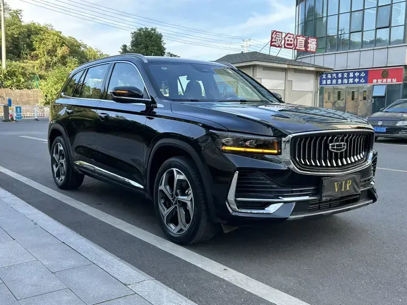 2024 Geely Monjaro с пробегом 9 000 км