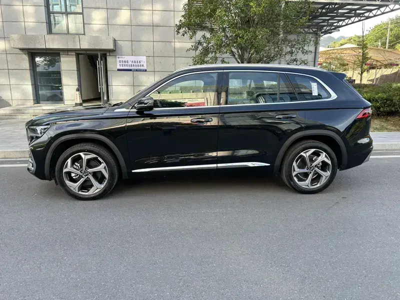 2024 Geely Monjaro с пробегом 9 000 км
