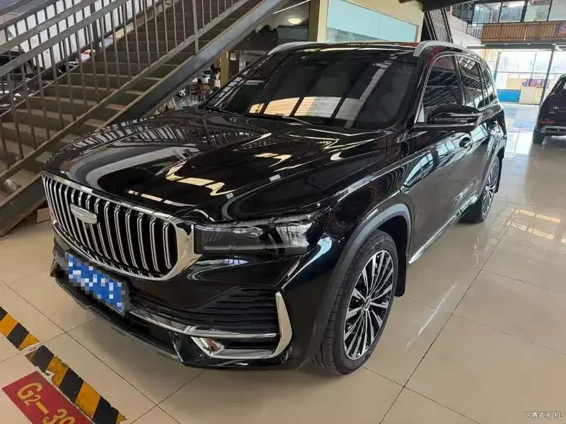 2025 Geely Monjaro с пробегом 10 000 км