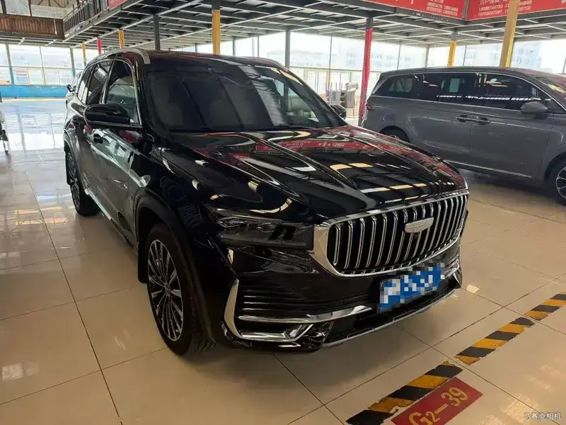 2025 Geely Monjaro с пробегом 10 000 км