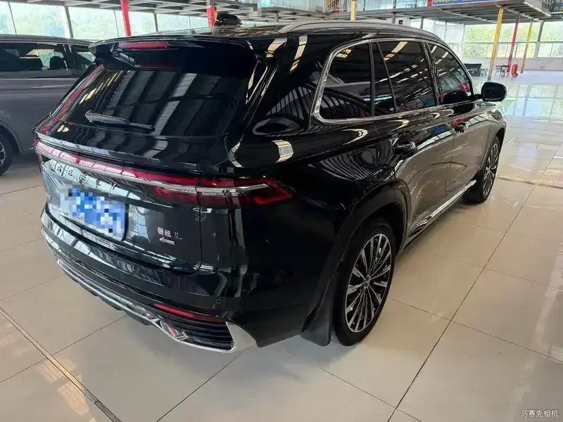 2025 Geely Monjaro с пробегом 10 000 км