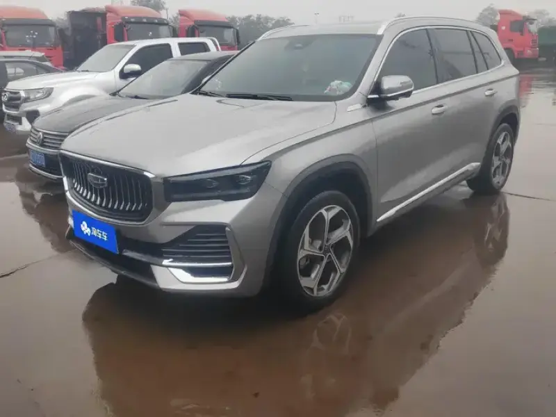 2024 Geely Monjaro с пробегом 13 000 км