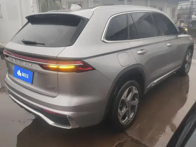 2024 Geely Monjaro с пробегом 13 000 км
