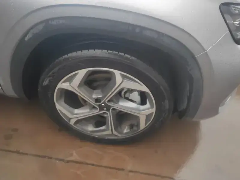 2024 Geely Monjaro с пробегом 13 000 км