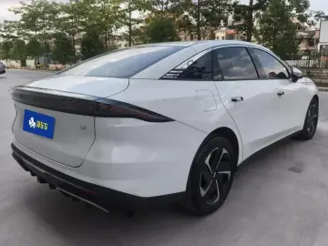 2023 Geely Galaxy L6 с пробегом 30 000 км