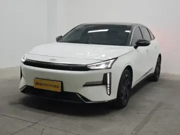 2023 Geely Galaxy L6 с пробегом 40 800 км