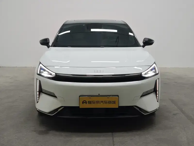 2023 Geely Galaxy L6 с пробегом 40 800 км