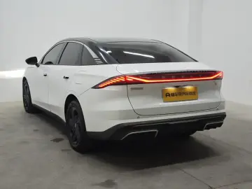 2023 Geely Galaxy L6 с пробегом 40 800 км