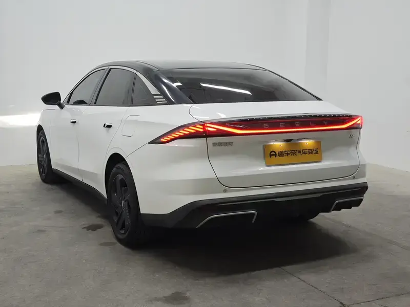 2023 Geely Galaxy L6 с пробегом 40 800 км
