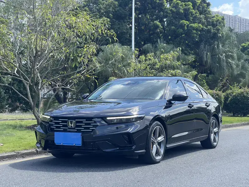 2025 Honda Accord с пробегом 9 400 км