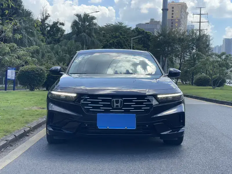 2025 Honda Accord с пробегом 9 400 км