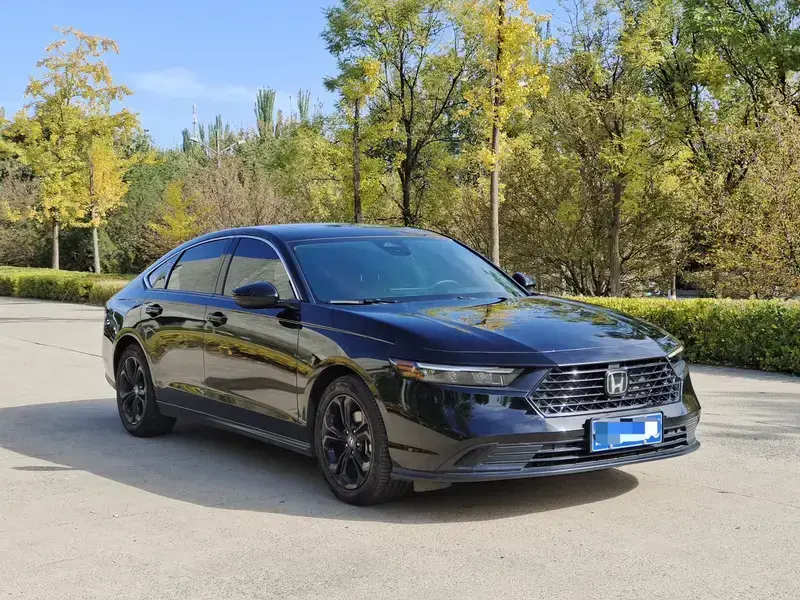 2025 Honda Accord с пробегом 9 000 км