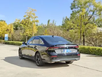 2025 Honda Accord с пробегом 9 000 км