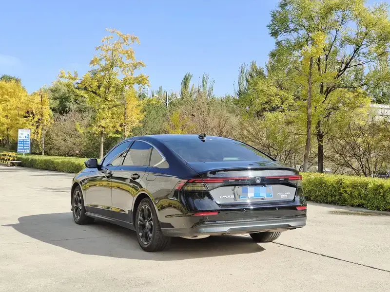 2025 Honda Accord с пробегом 9 000 км