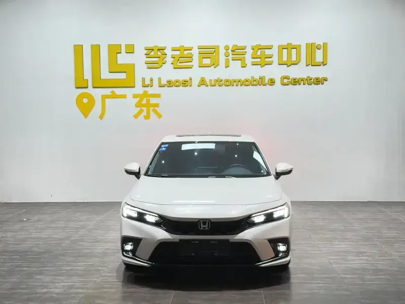 2023 Honda Civic с пробегом 17 500 км