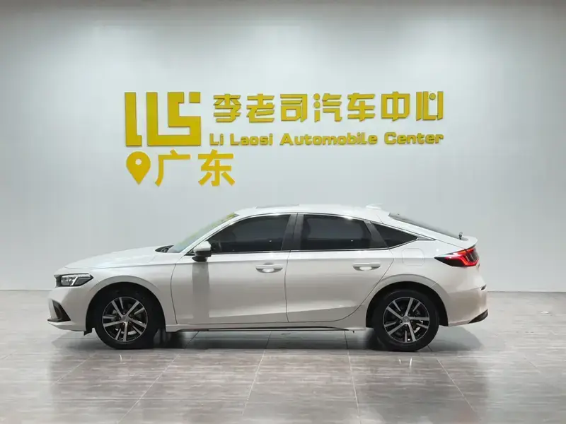 2023 Honda Civic с пробегом 17 500 км