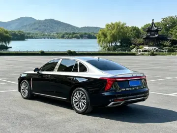 2023 Hongqi H5 с пробегом 67 000 км