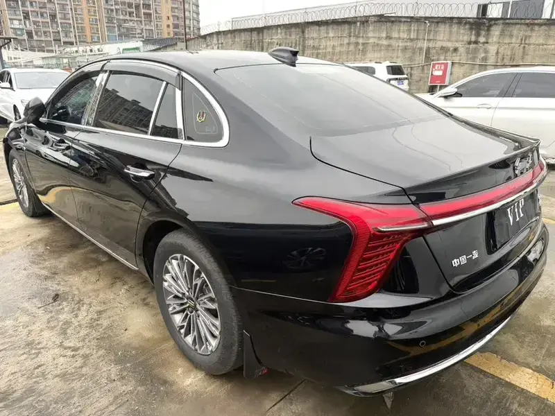 2023 Hongqi H5 с пробегом 47 000 км
