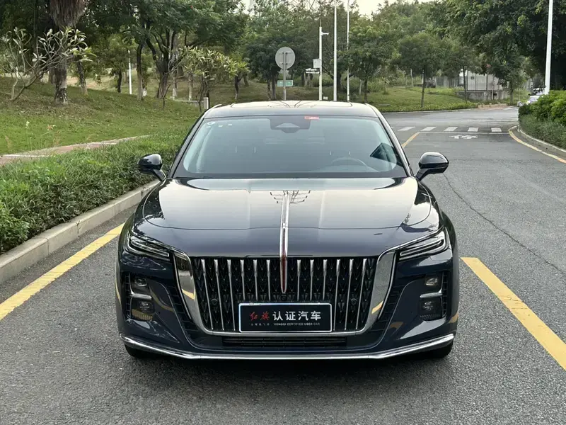 2024 Hongqi H5 с пробегом 13 000 км