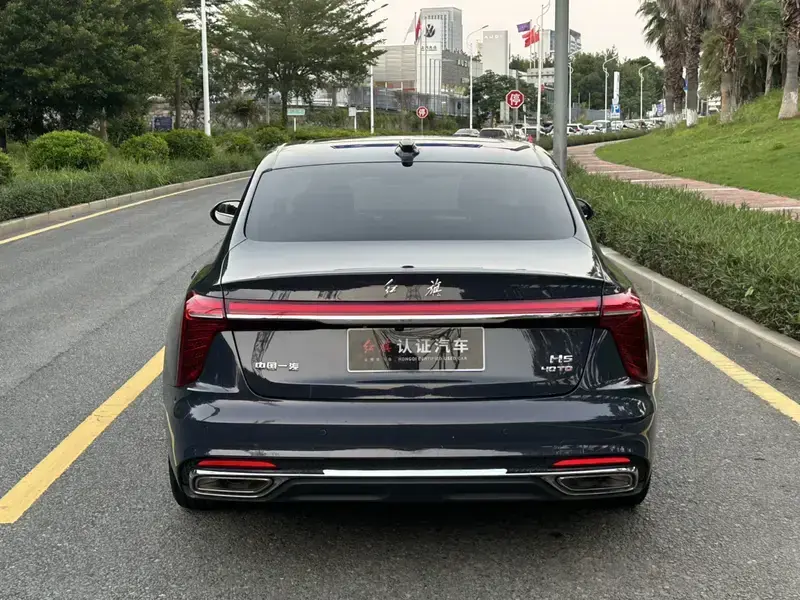 2024 Hongqi H5 с пробегом 13 000 км